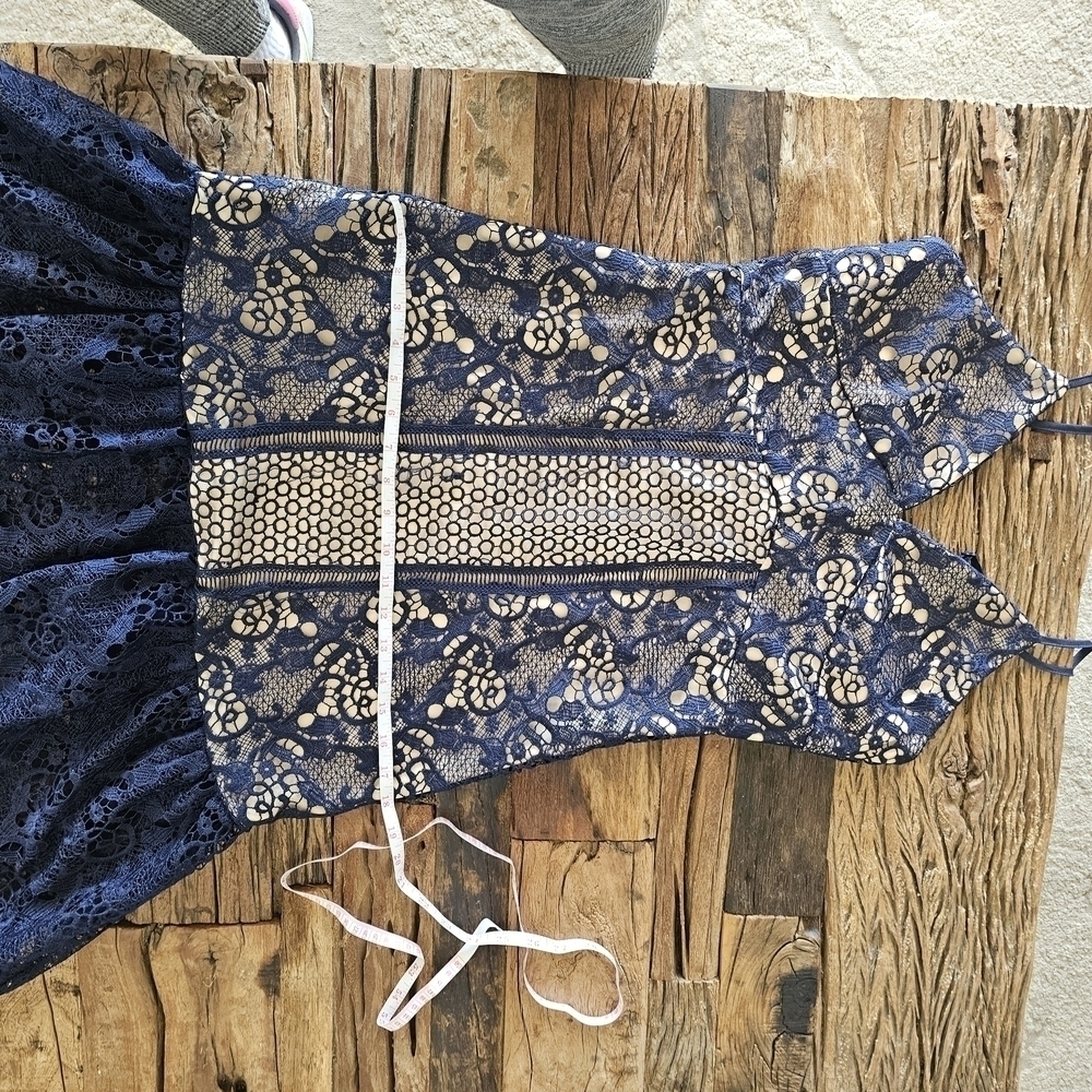 NEW Romeo+Juliet Navy Blue Lace Dress Medium Blue - Picture 4 of 16